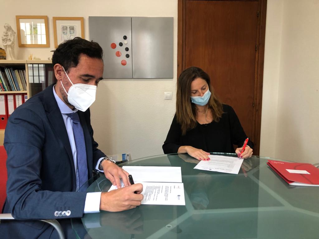 Firma acuerdo Albaydar y Seidor